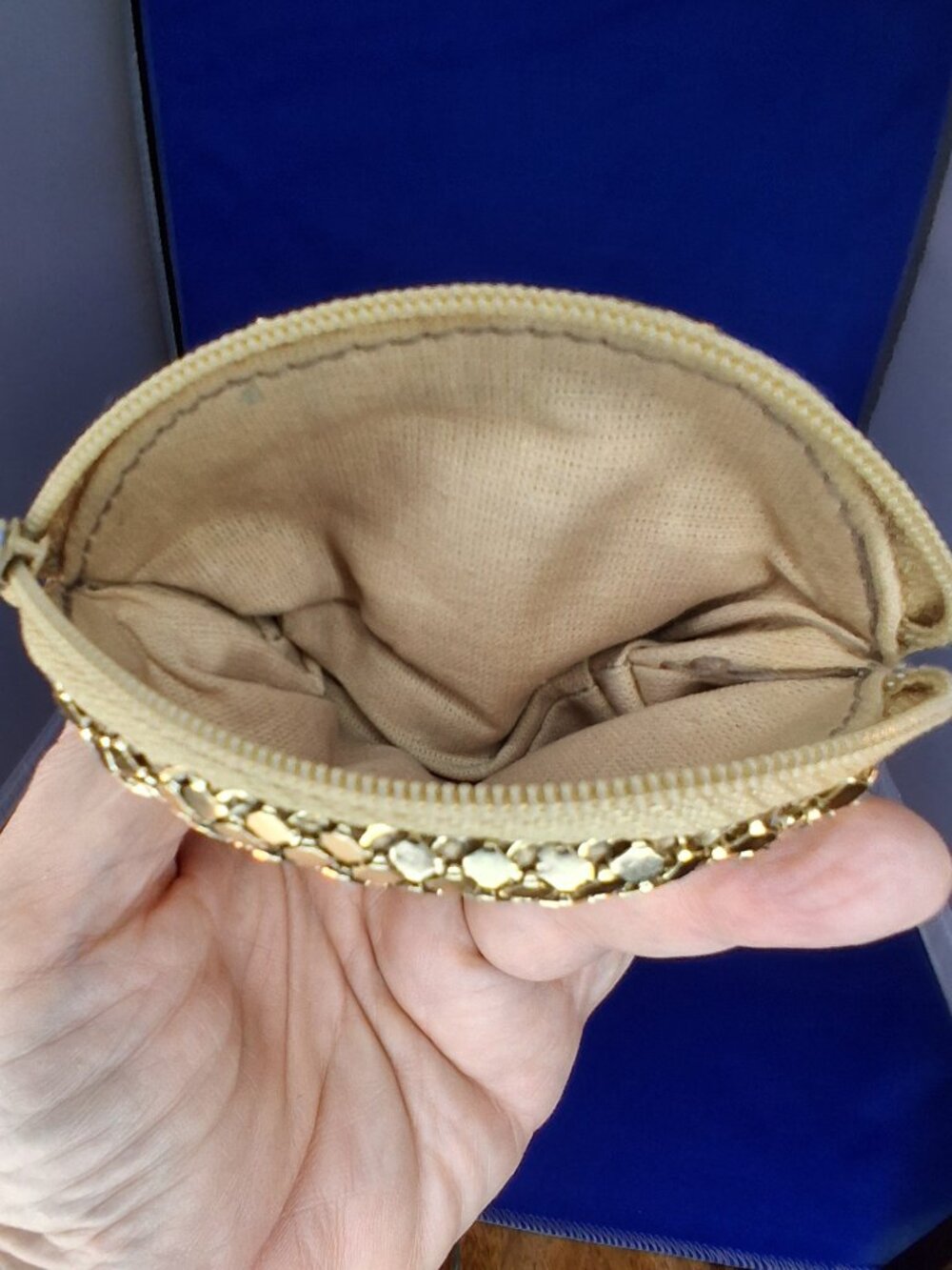 Vtg Gold Metal Mesh Coin Purse Zippered Change Pouch Mini Bag (1970s to 1980s) - Picture 9 of 9